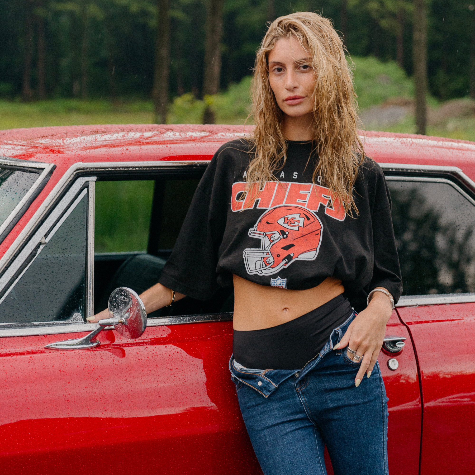 KANSAS CITY CHIEFS VINTAGE STYLE T-SHIRT — BLACK