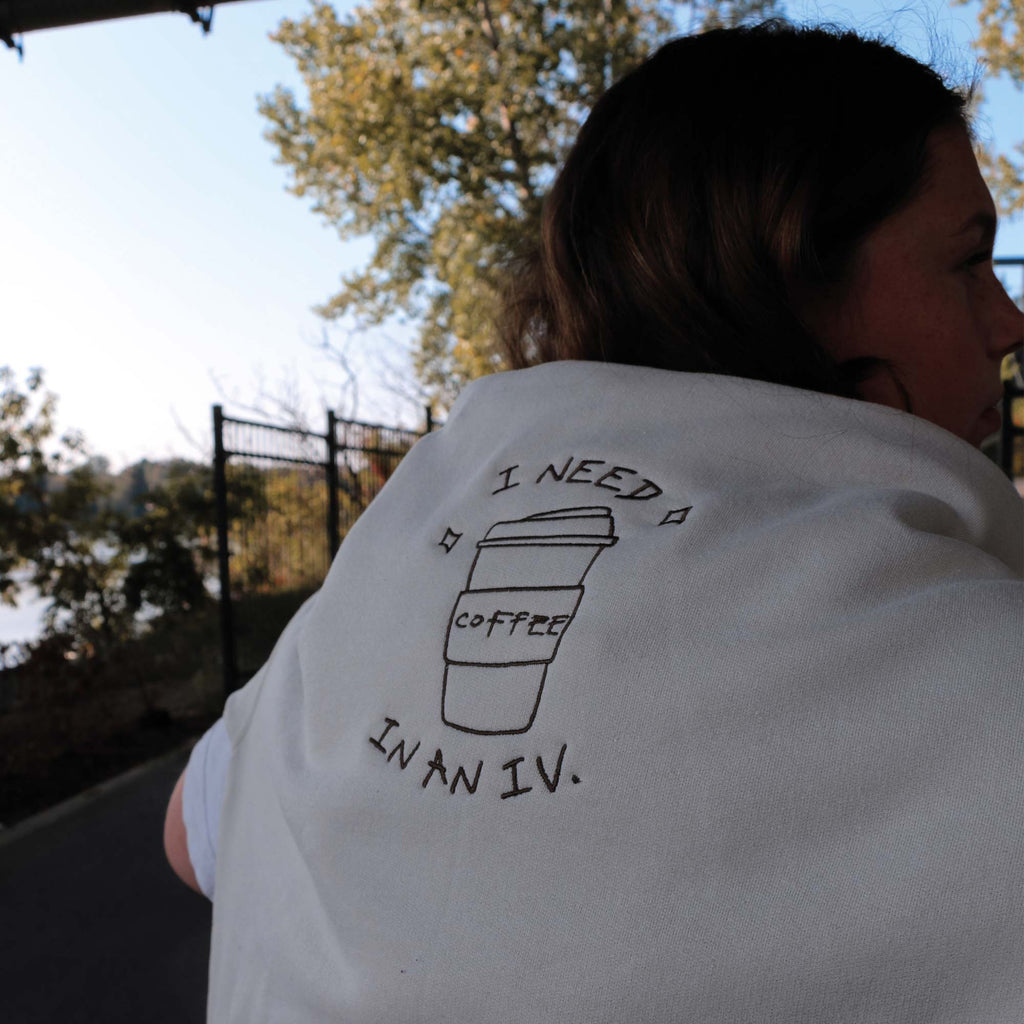 Hoodie "I Need Coffee" brodé