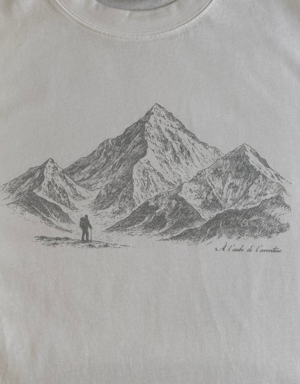 À l'aube de l'aventure White Tee
